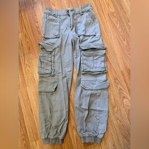 Women’s Cargo Joggers